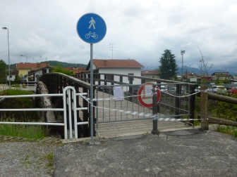 Ponte pedonale tra Boves e San Mauro chiuso per motivi precauzionali e pista ciclabile interrotta